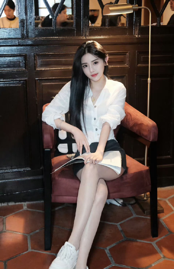药屋少女的呢喃 封面